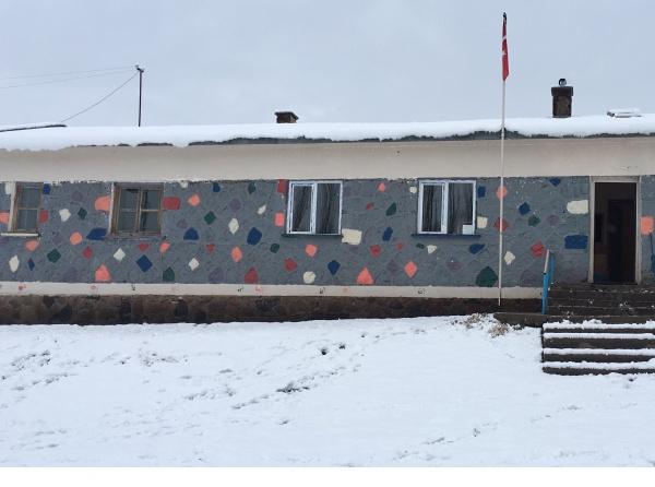 Kışlaköy Tepe Mahallesi İlkokulu Fotoğrafı